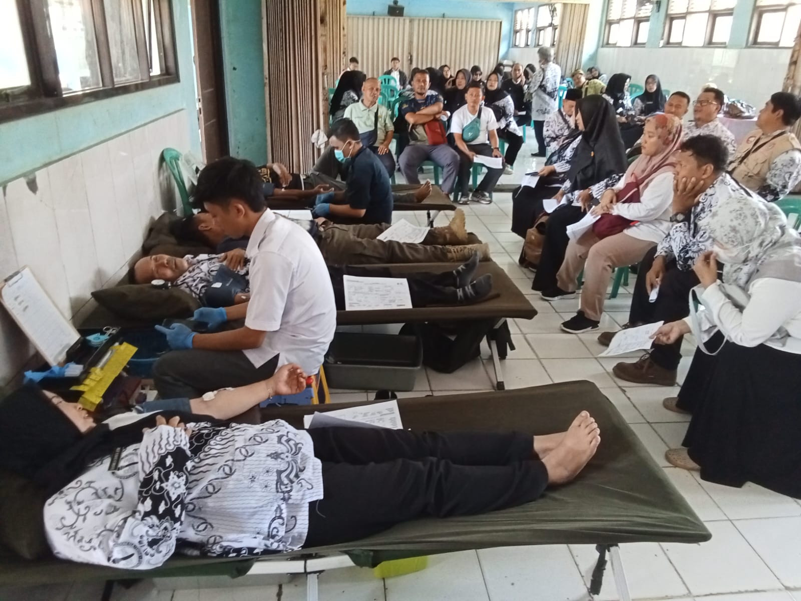 HUT PGRI Ke 79 Kabupaten Bogor, Adakan Donor Darah di SMPN 1 Parungpanjang